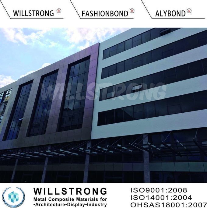 Panneaux de mur commerciaux extérieurs de bâtiment d'aluminium argenté adhésif de la couleur 5mm de polymère de Dupont de 3003 séries