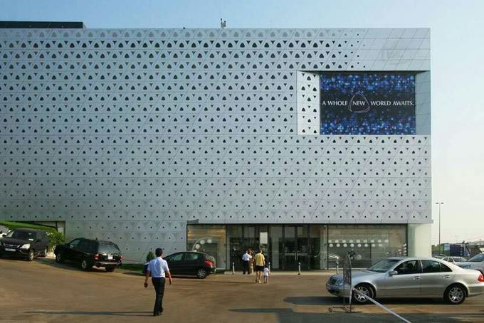 feuille en aluminium solide perforée de construction de panneau de placage de la façade PVDF de 3MM pour le mur rideau